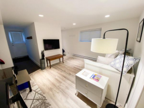 Small Private Studio at Kitsilano Beach